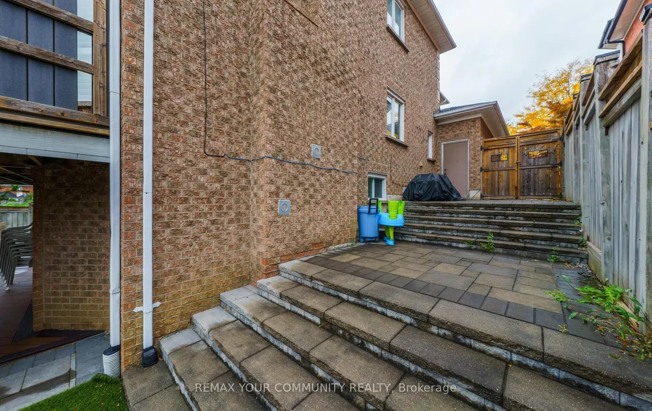 11 Hans Drive — photo 50
