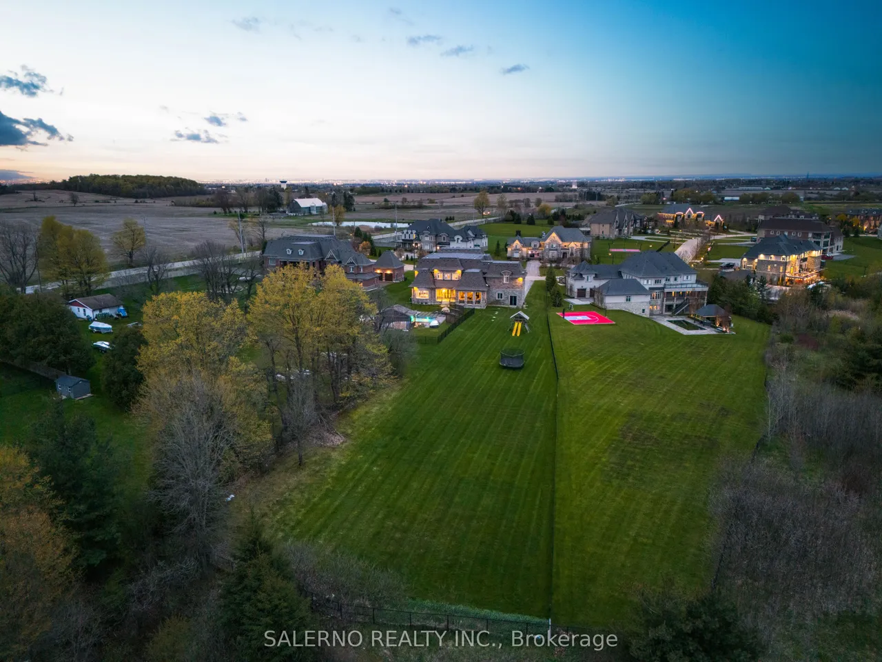 21 Stallions Court — photo 49