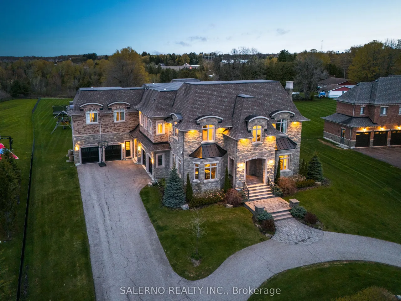 21 Stallions Court — photo 3