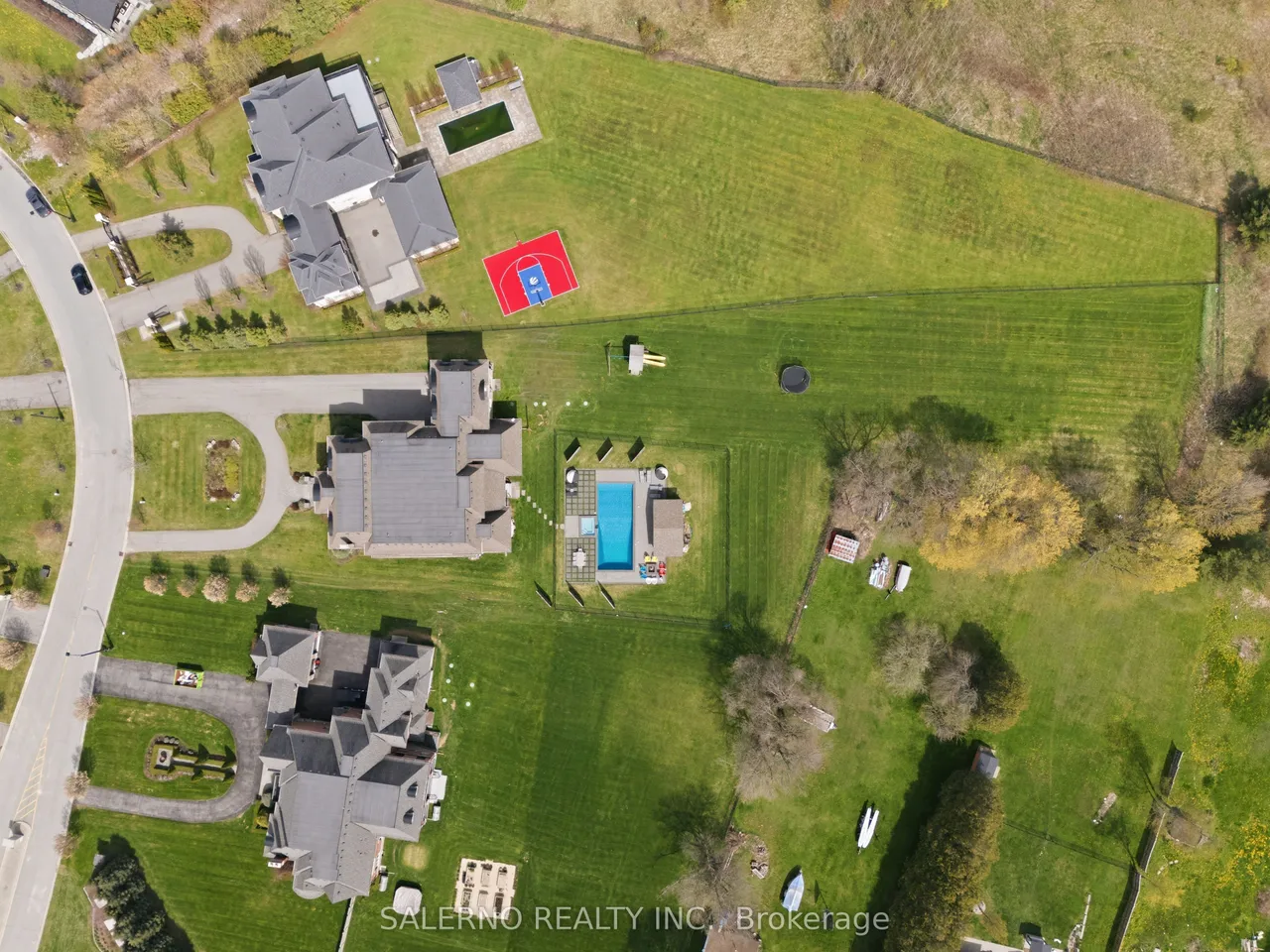 21 Stallions Court — photo 50