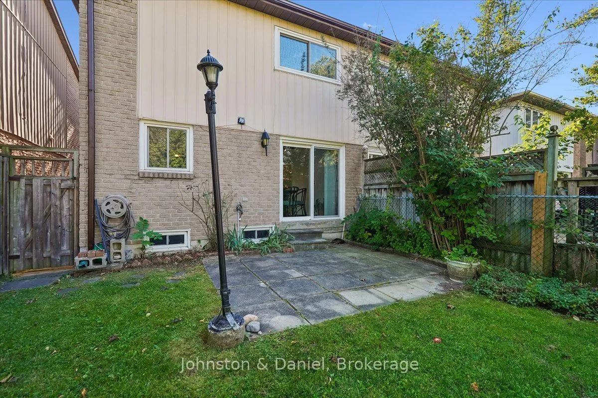 22 Fieldview Crescent — photo 33