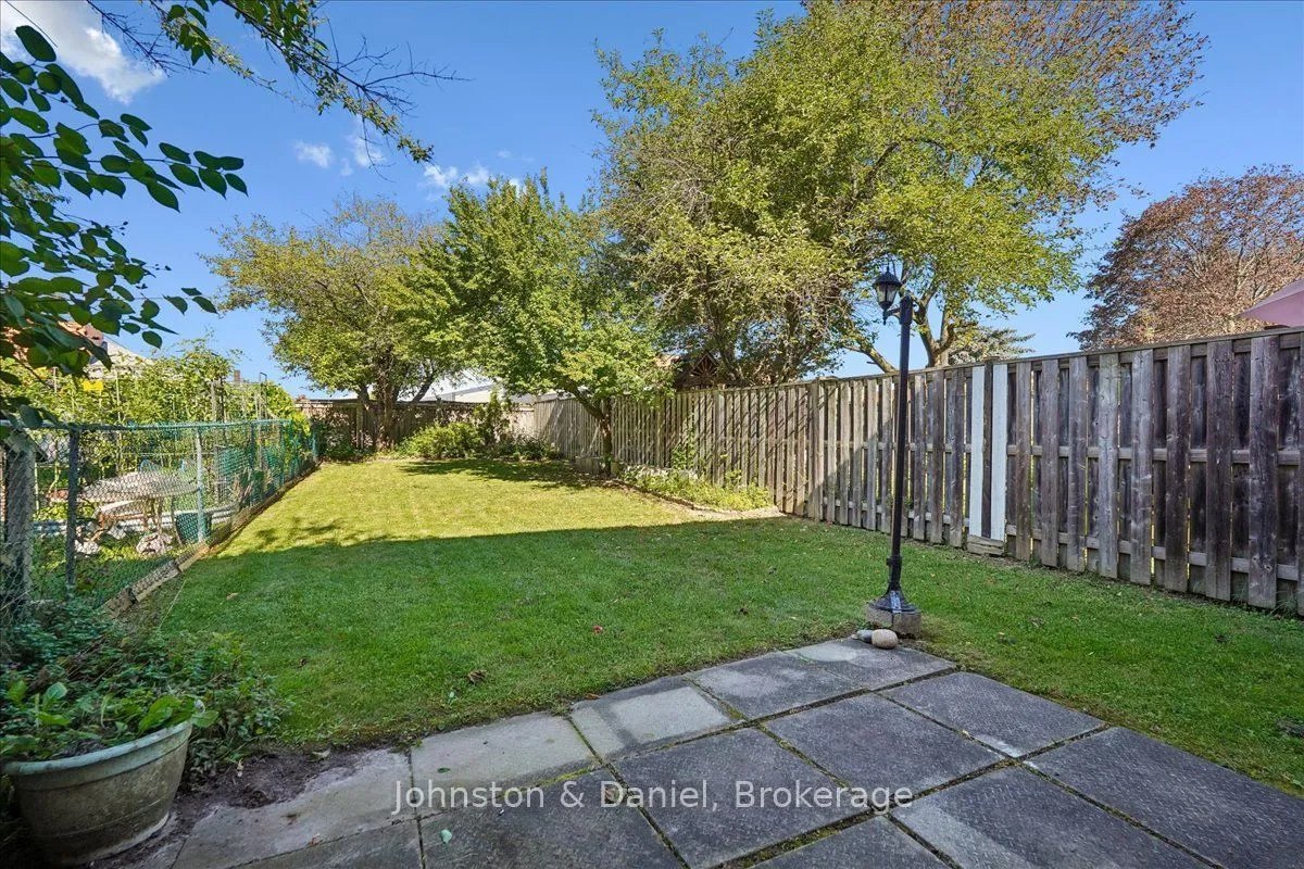 22 Fieldview Crescent — photo 34
