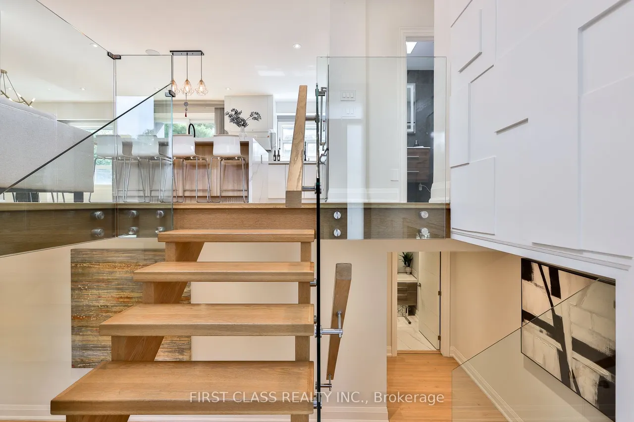 27 Delair Crescent — photo 3
