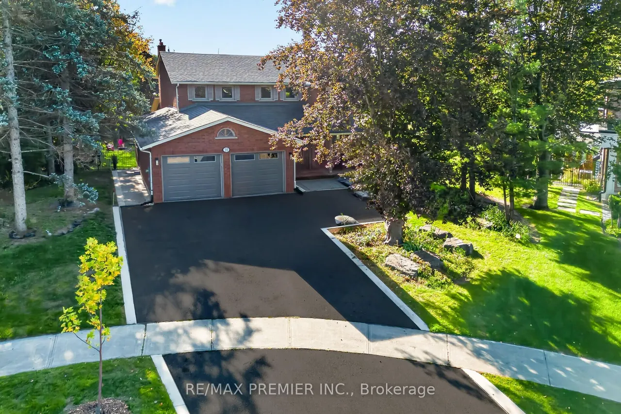35 Yellow Pine Crescent