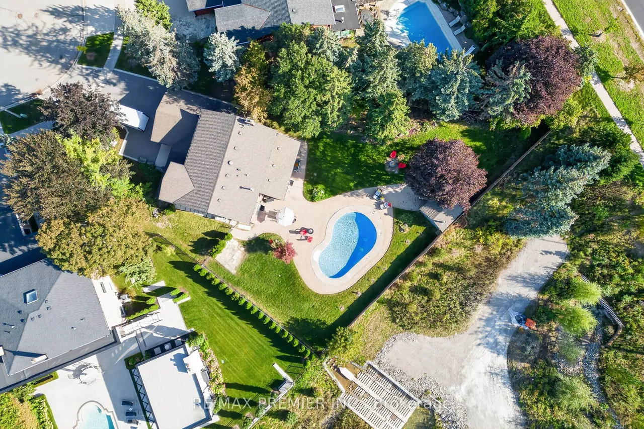 35 Yellow Pine Crescent — photo 49