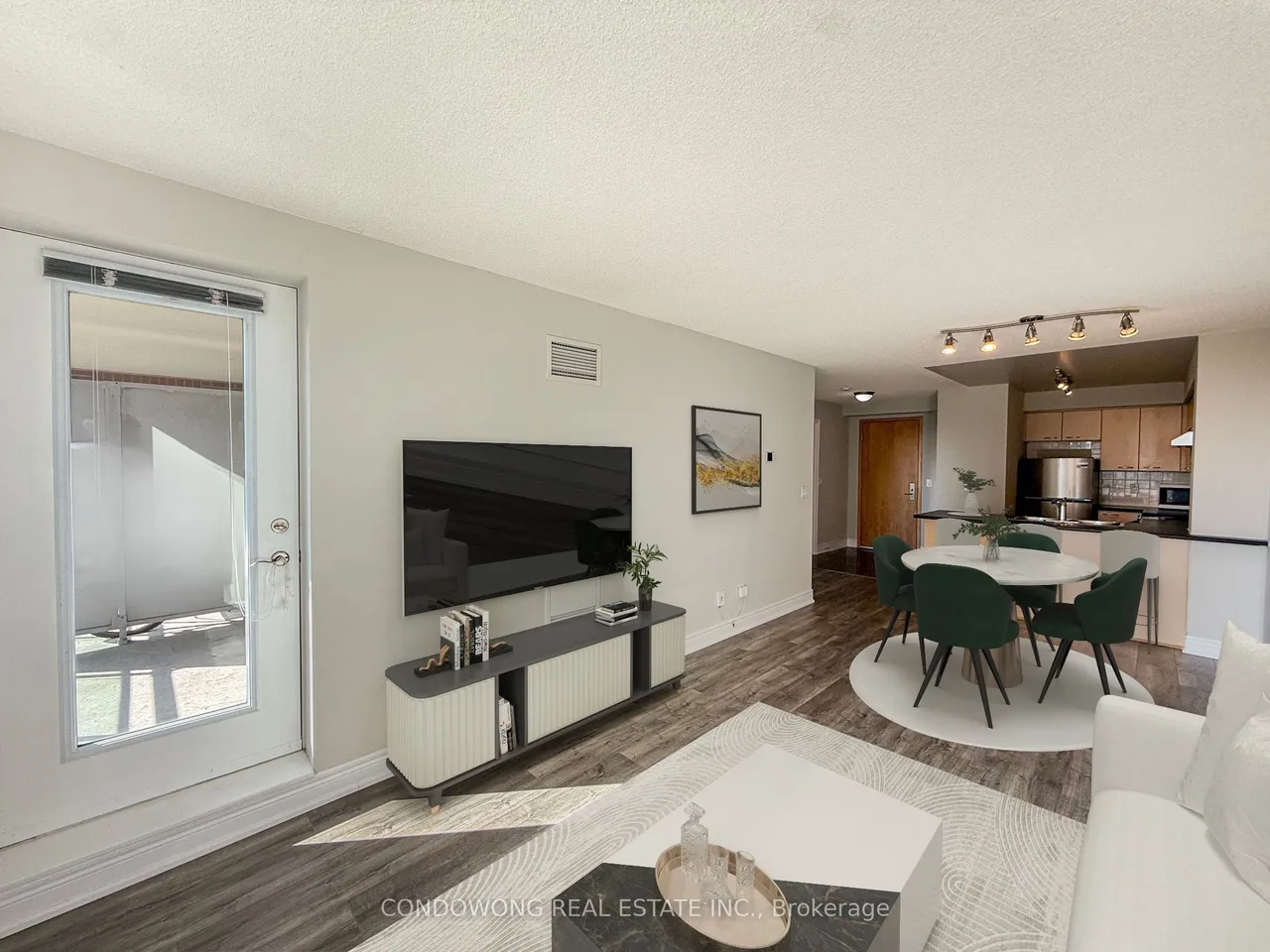 62 Suncrest Boulevard, Unit 318 — photo 2