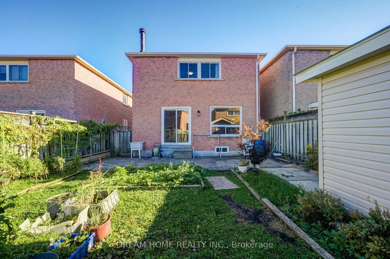 100 Douglas Haig Drive — photo 45