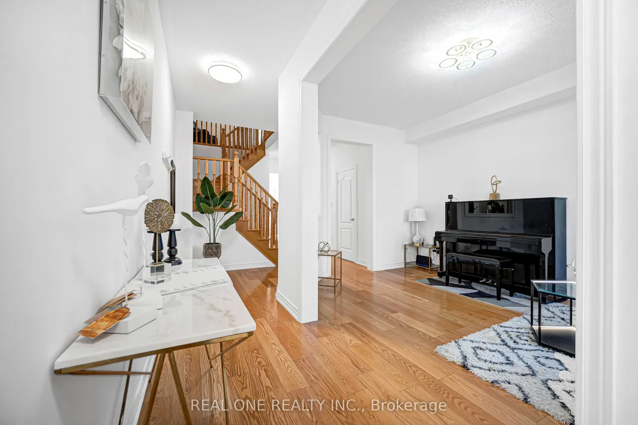 19 Begonia Street — photo 3