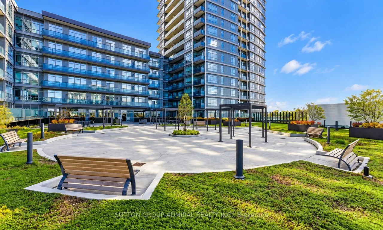 30 Upper Mall Way, Unit 416