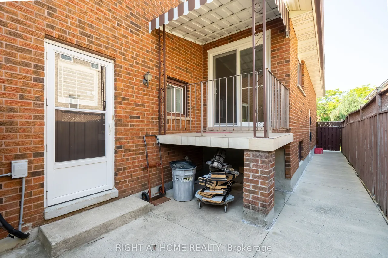 11 Timber Lane — photo 46