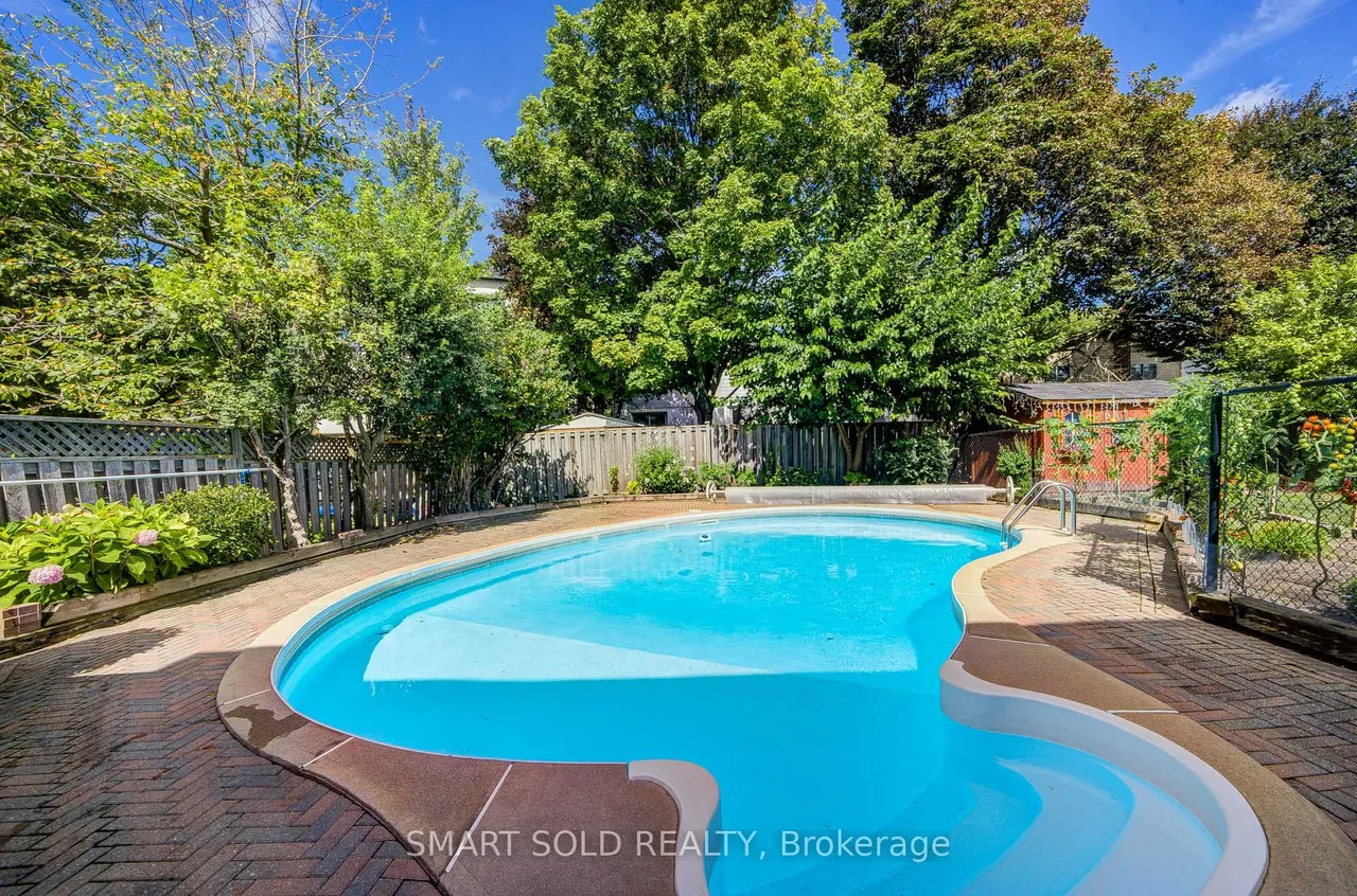 24 Hamilton Hall Drive — photo 32