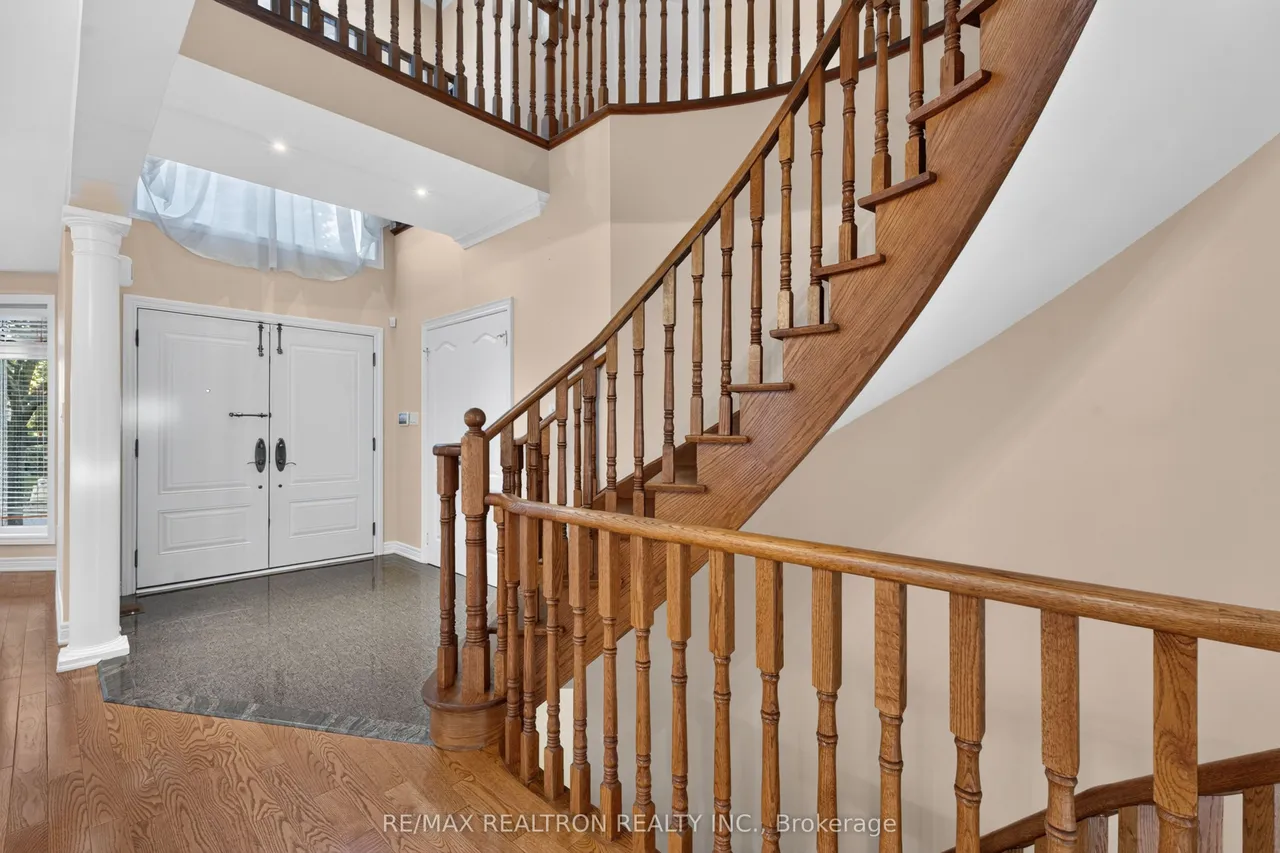 12 Loudon Crescent — photo 3