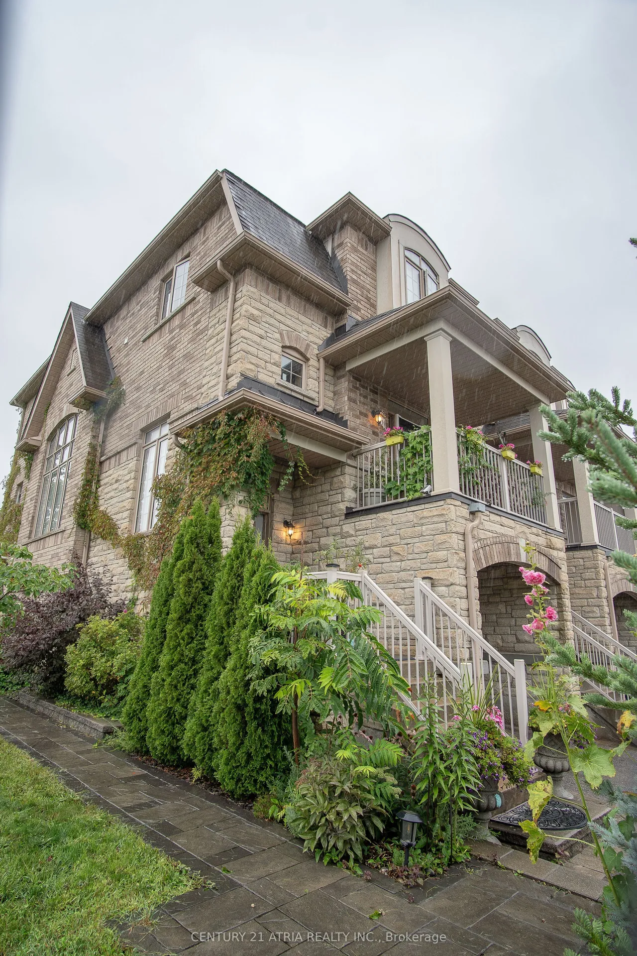 10951 Woodbine Avenue — photo 21