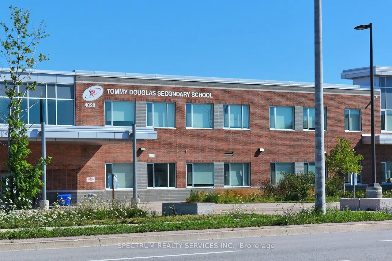 110 De La Roche Drive — photo 48