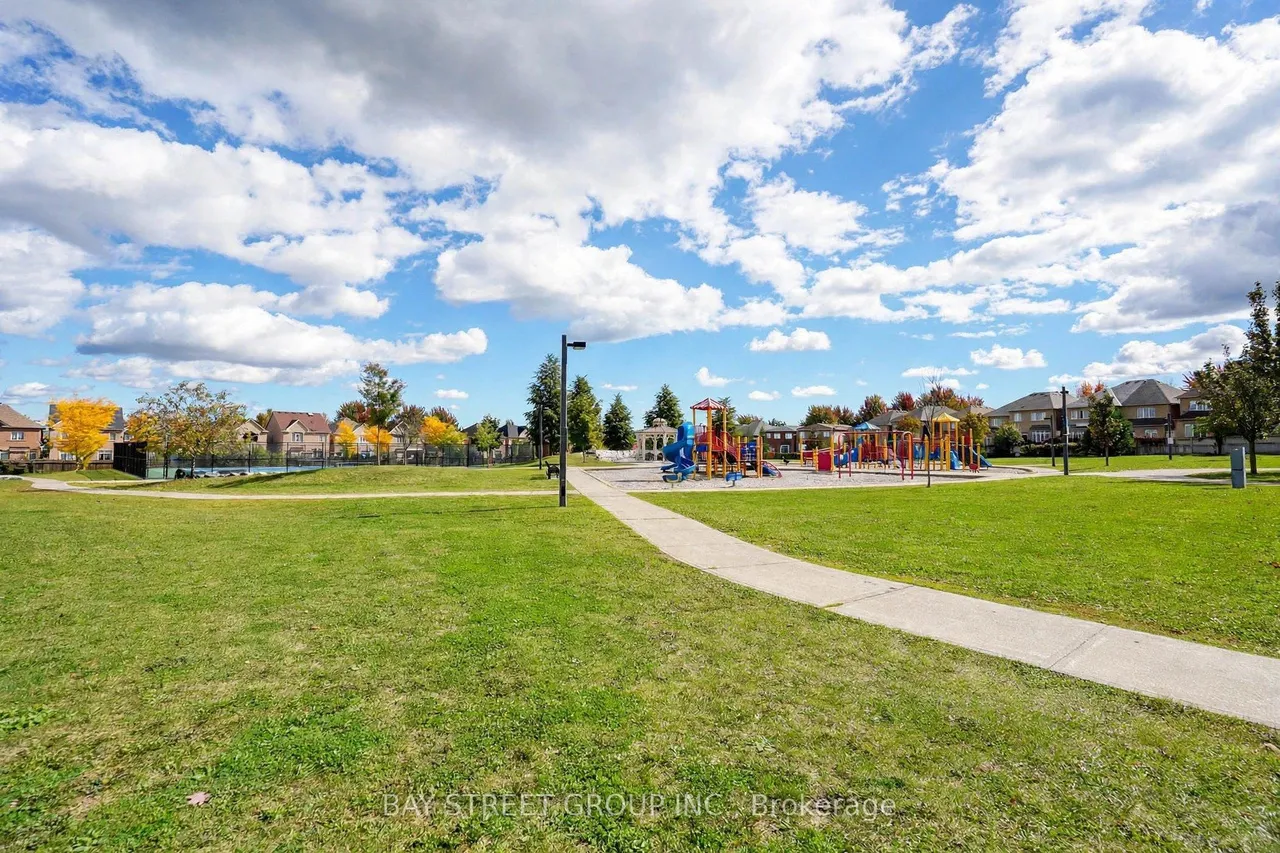 15 Fraserwood Road — photo 39