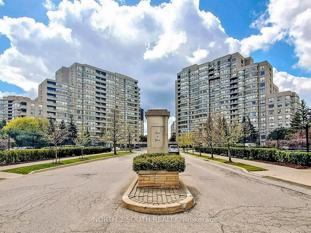 11 Townsgate Drive, Unit 401