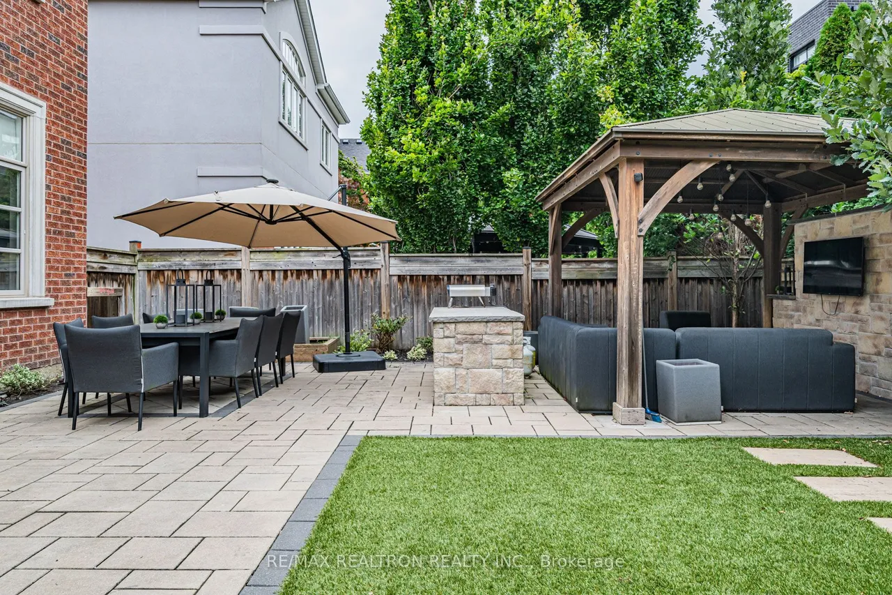 95 Woodvalley Crescent — photo 32