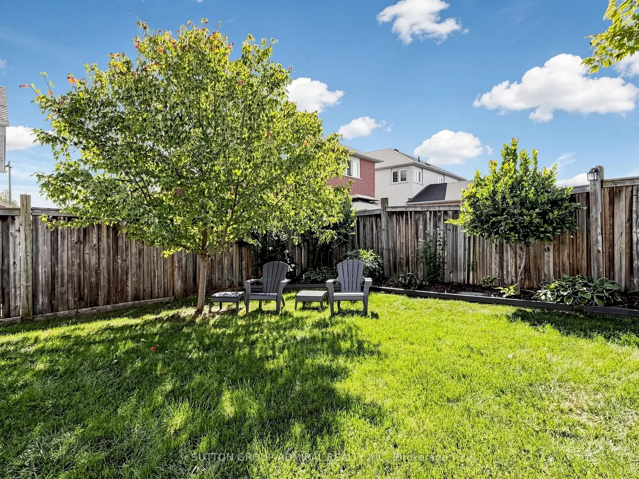 10 Silver Oaks Boulevard — photo 32