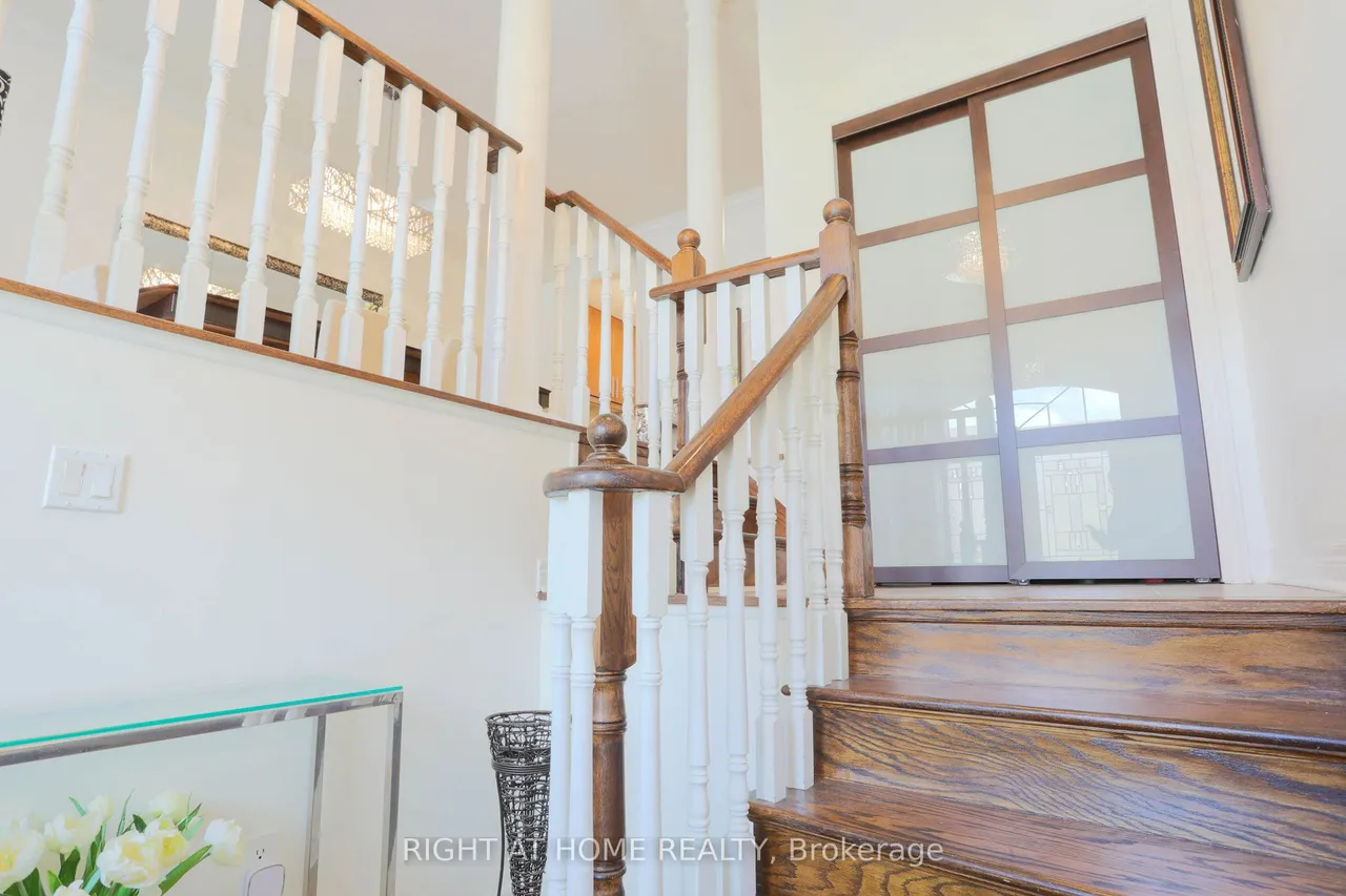 11 Littleriver Court — photo 2