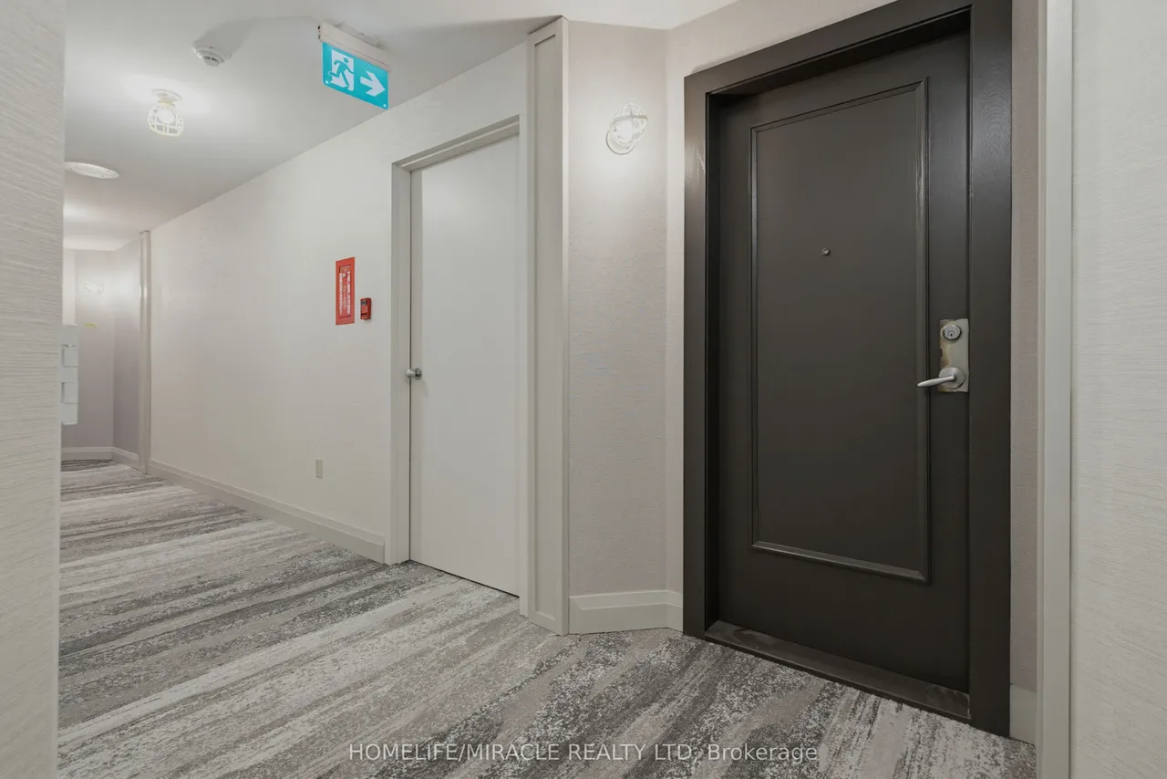 7250 Yonge Street, Unit PH211 — photo 3