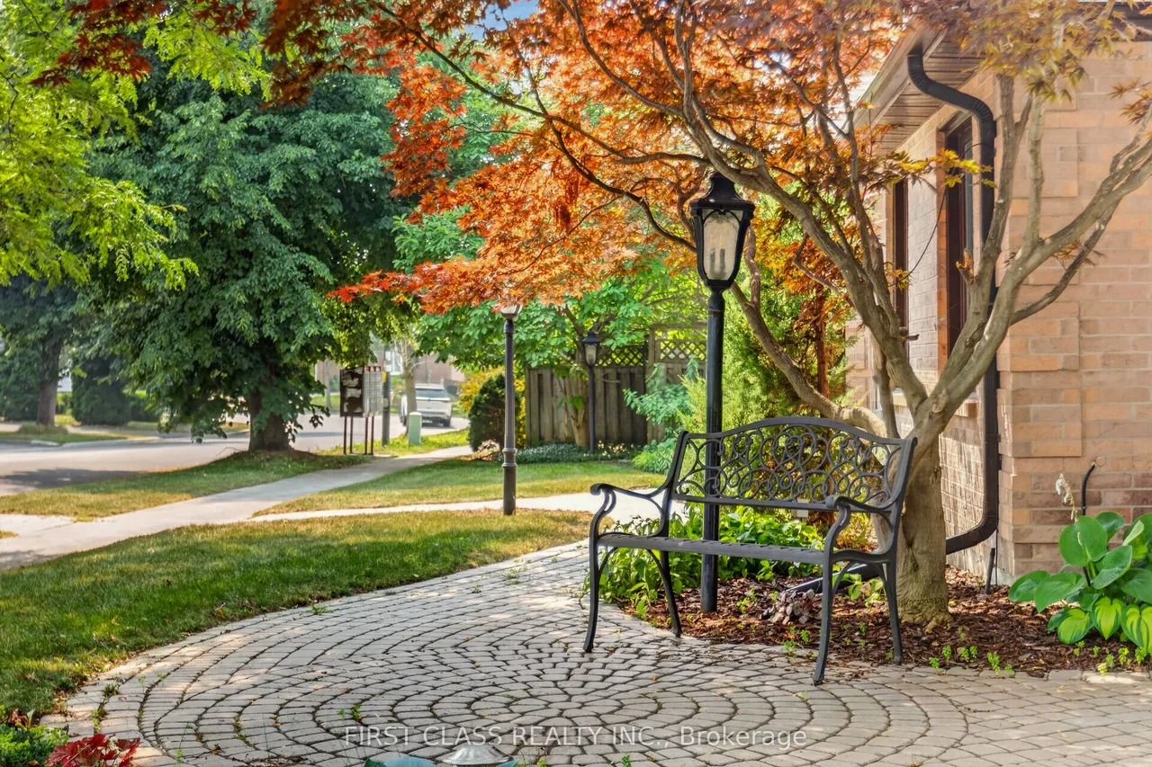 19 Tomlinson Circle — photo 41