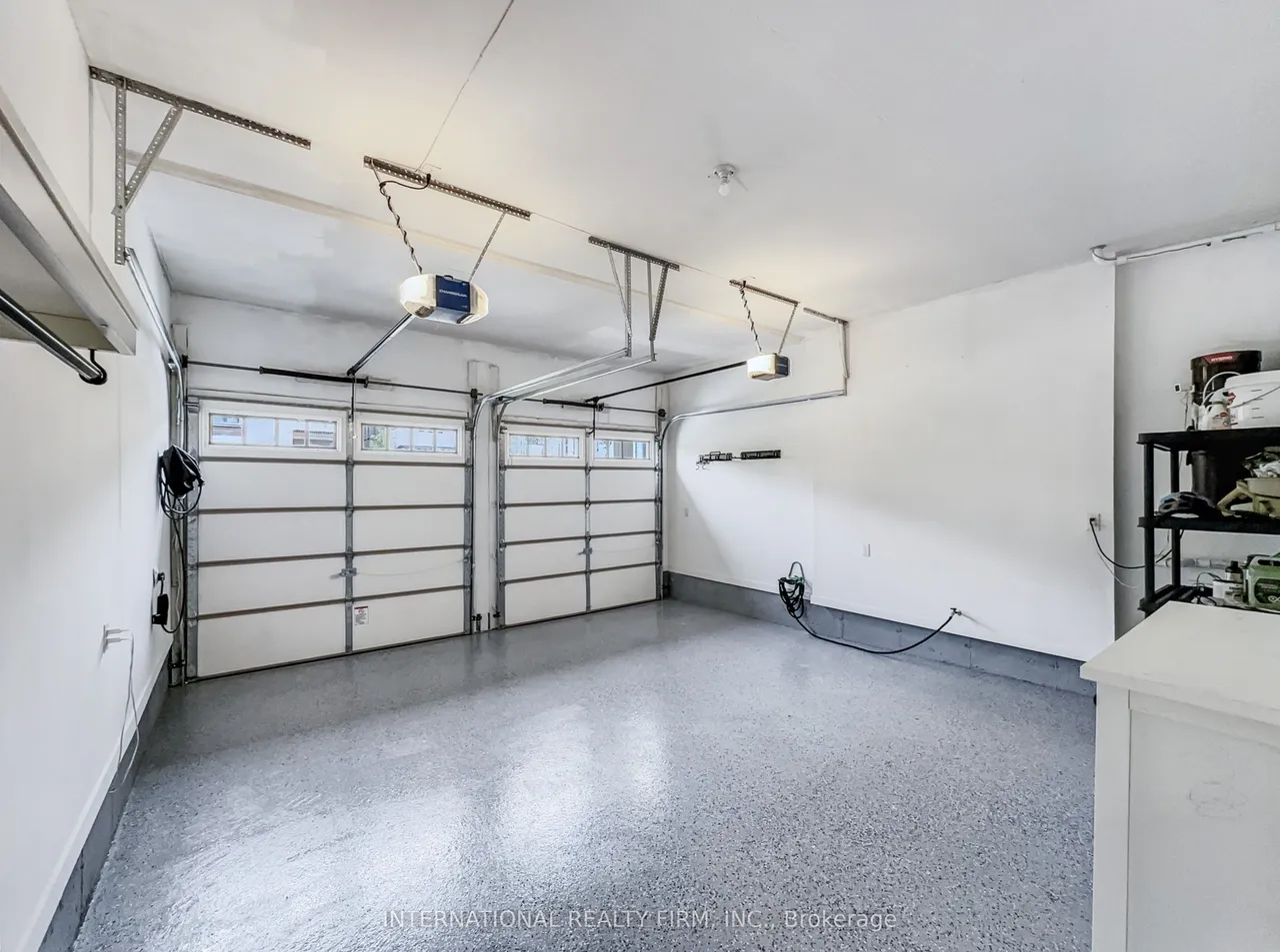 150 Cannes Avenue — photo 49