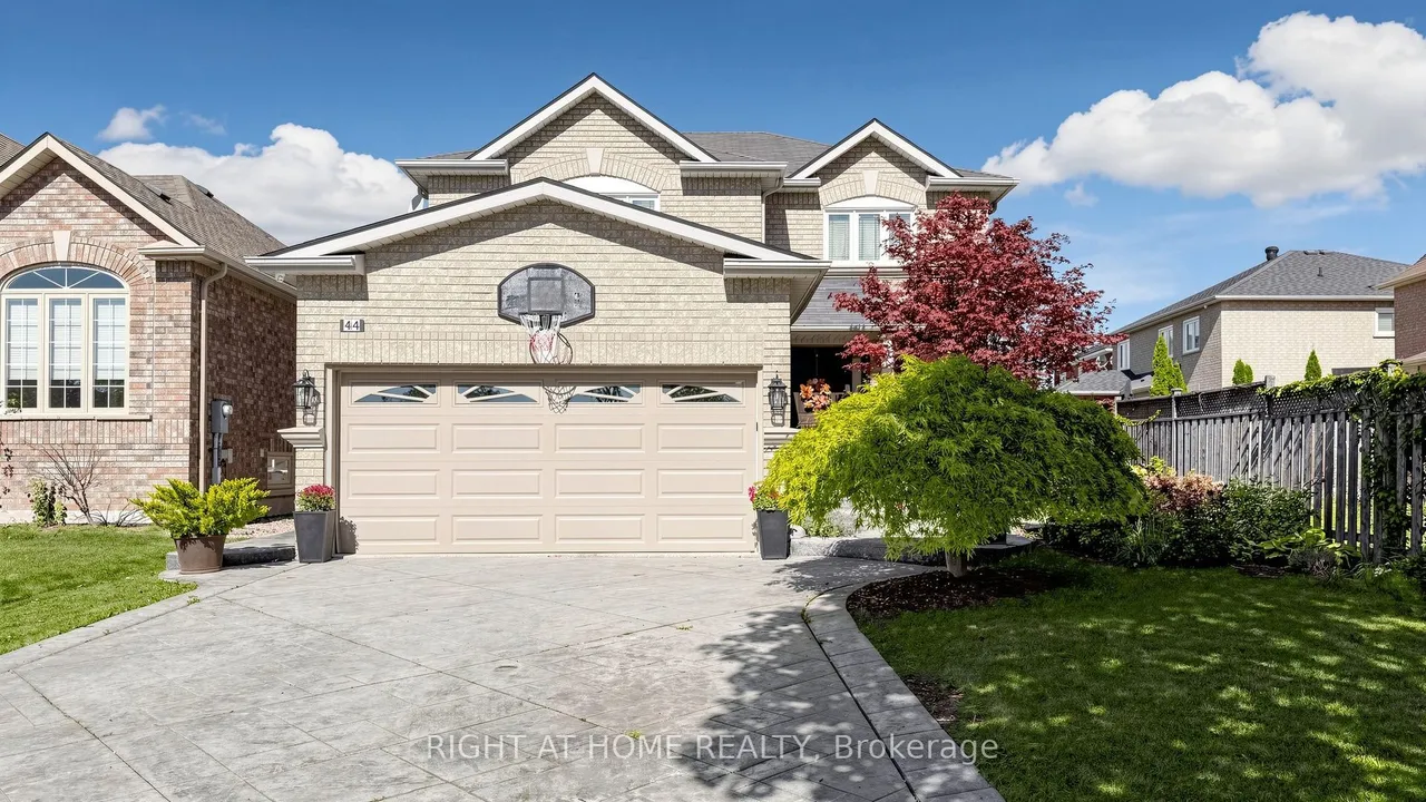 44 Robertson Close — photo 2
