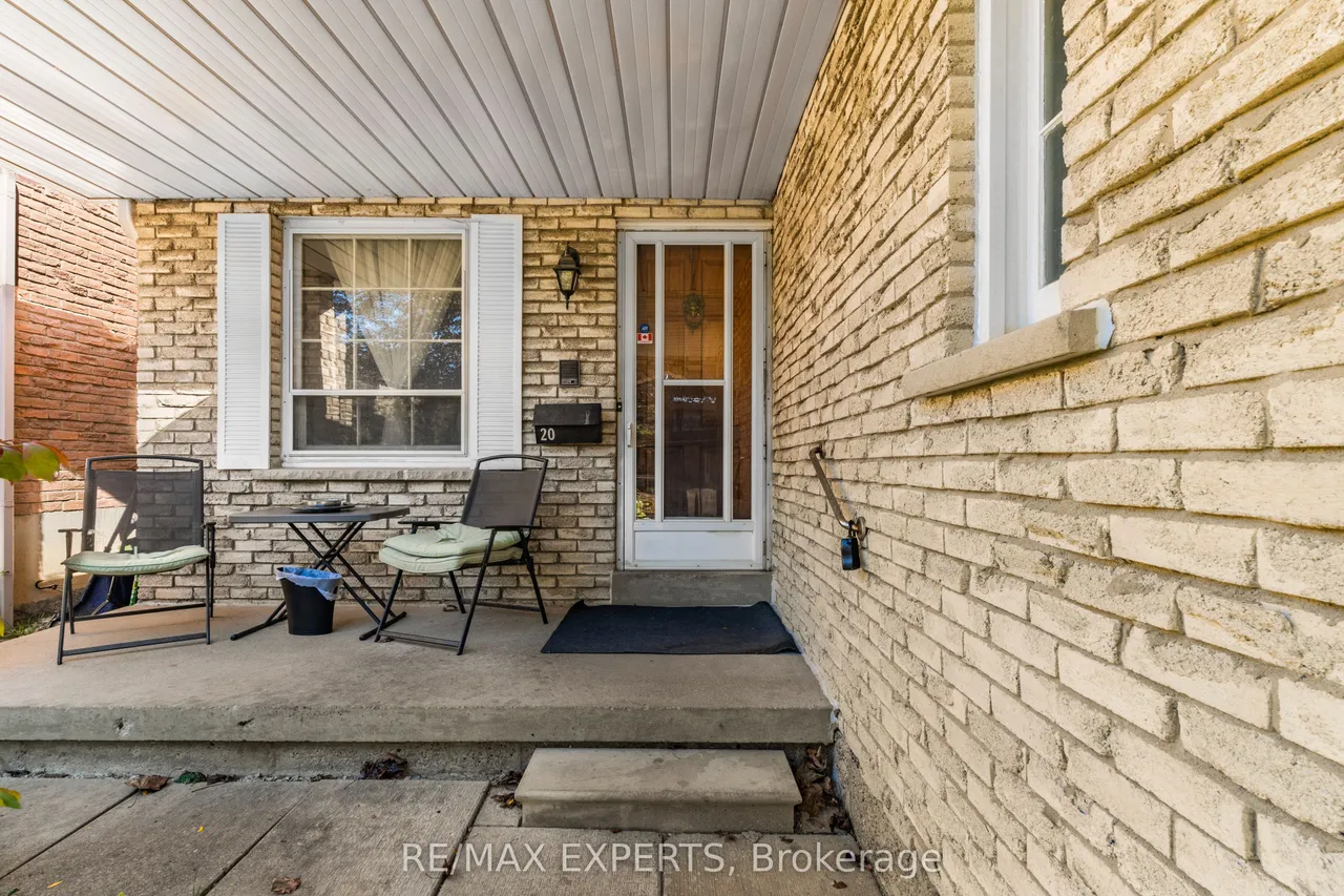 20 Charnwood Place — photo 3