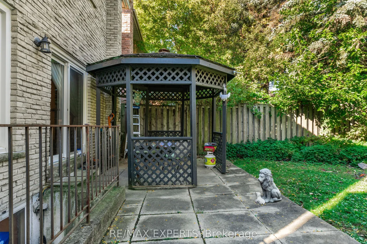 20 Charnwood Place — photo 27