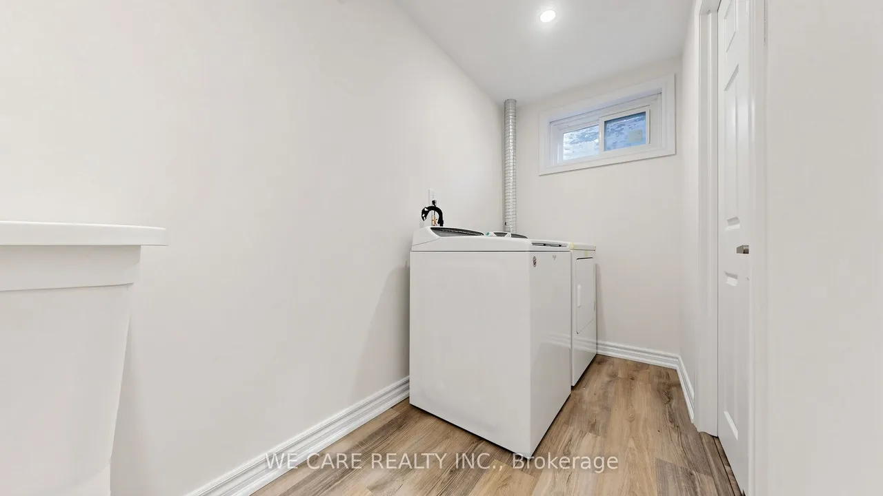 82 Barrington Crescent — photo 46