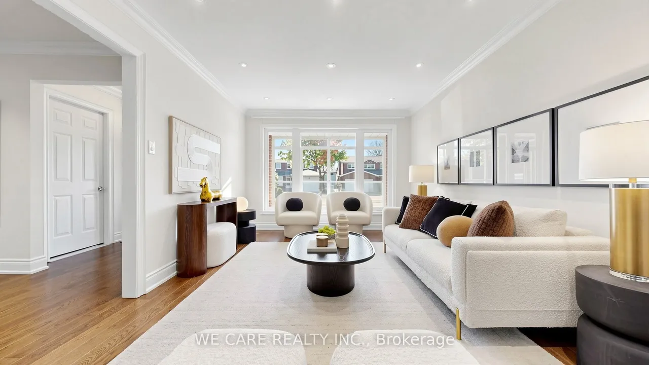 82 Barrington Crescent — photo 3