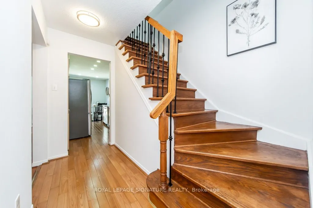 28 Augusta Court — photo 3