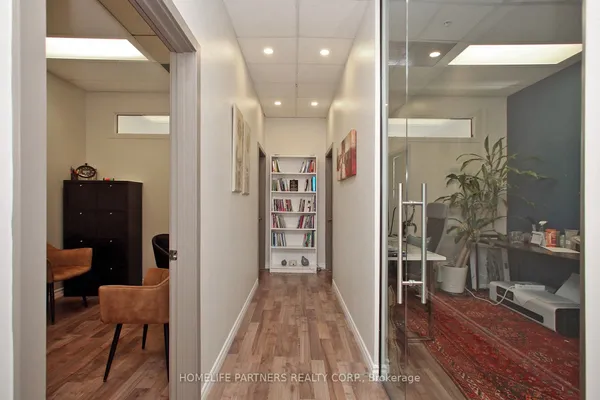 7191 Yonge Street, Unit 807 — photo 2