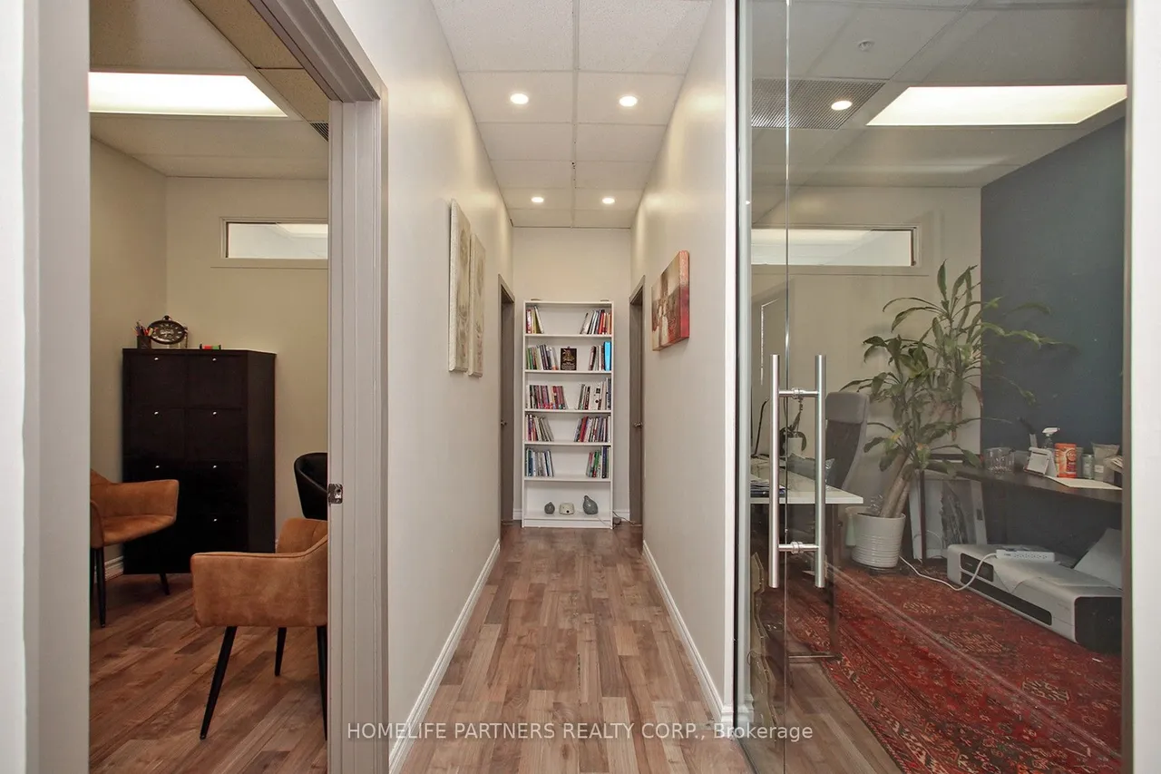 7191 Yonge Street, Unit 807 — photo 2