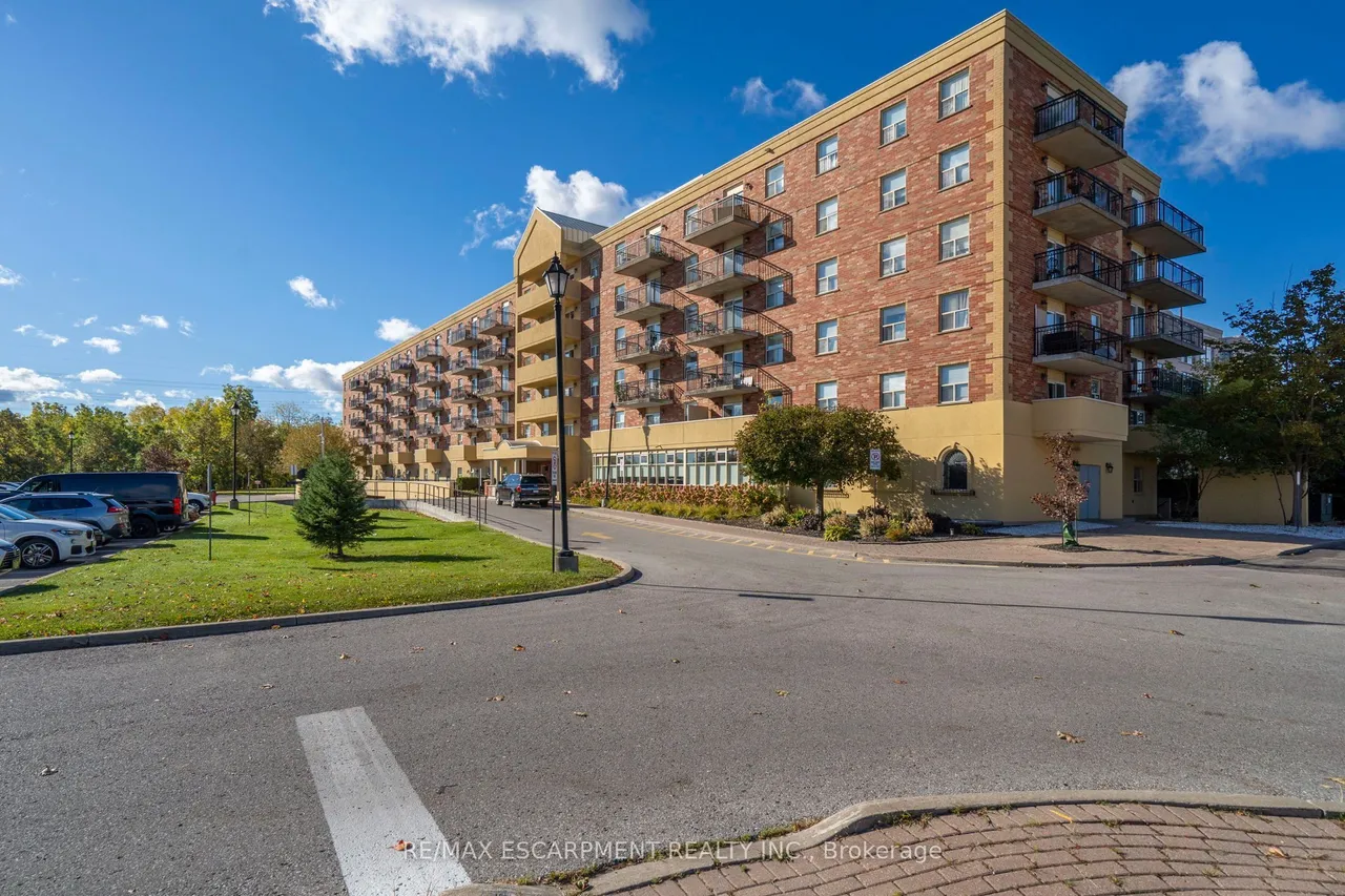 7373 Martingrove Road, Unit 223
