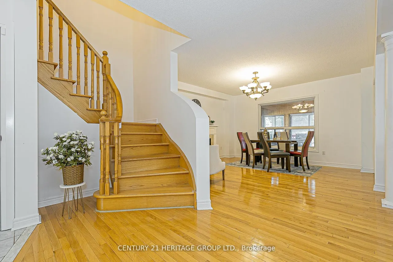 29 Eminence Road — photo 3