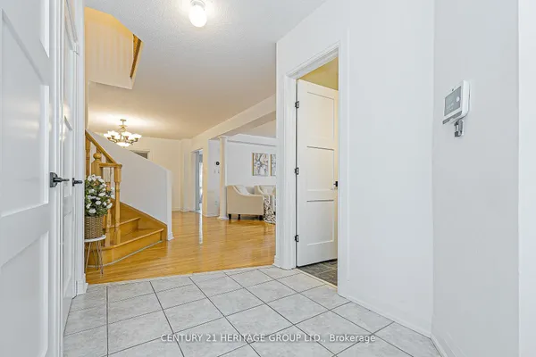 29 Eminence Road — photo 2
