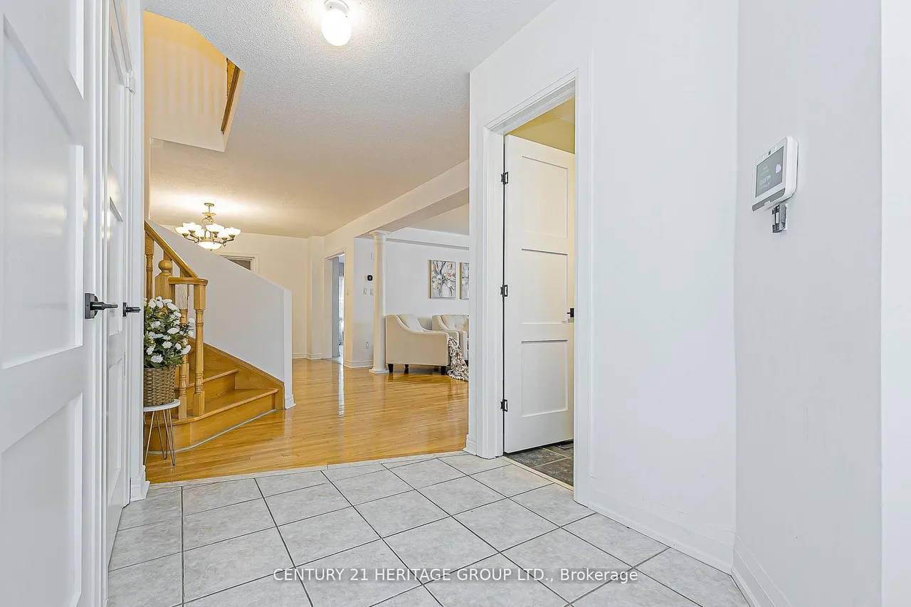 29 Eminence Road — photo 2
