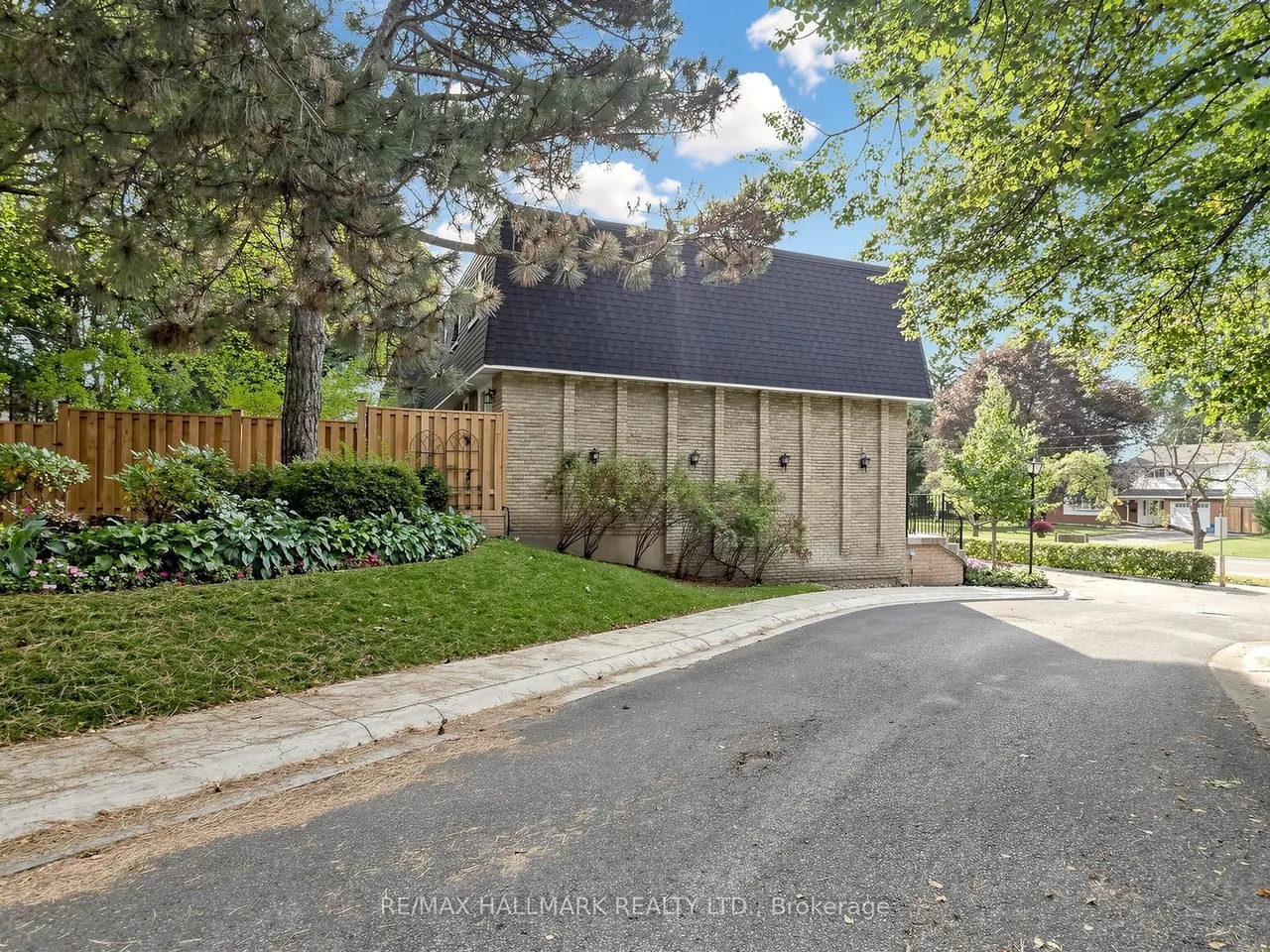 282 Royal Orchard Boulevard, Unit 13 — photo 44