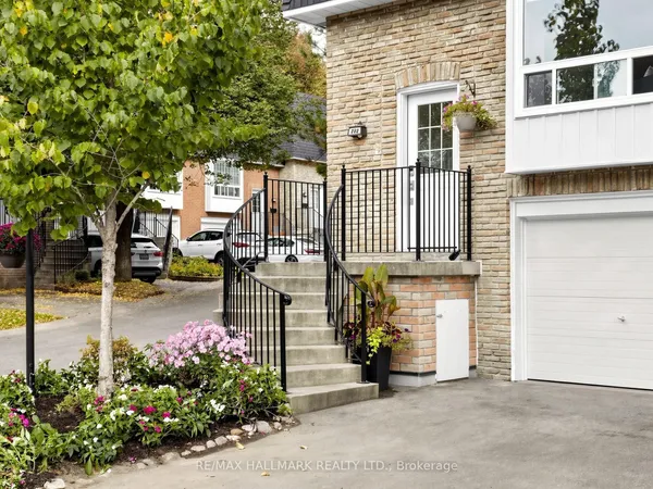 282 Royal Orchard Boulevard, Unit 13 — photo 2
