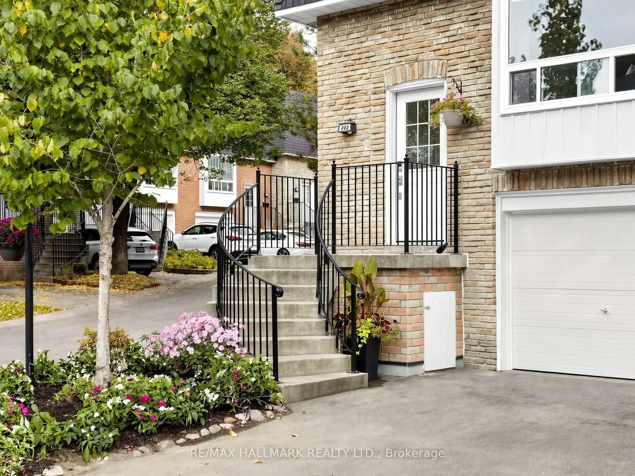 282 Royal Orchard Boulevard, Unit 13 — photo 2