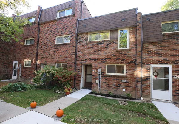 118 Wales Avenue, Unit 3 — photo 2