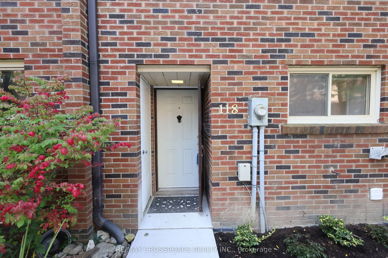 118 Wales Avenue, Unit 3 — photo 3