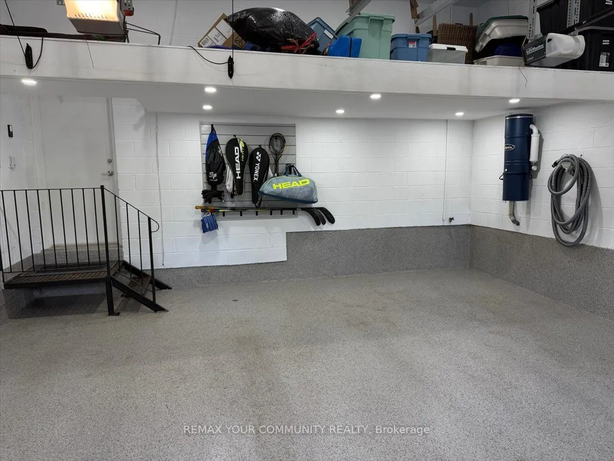 250 Roselawn Drive — photo 46
