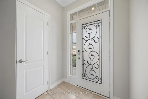 41 Lauderdale Drive — photo 2