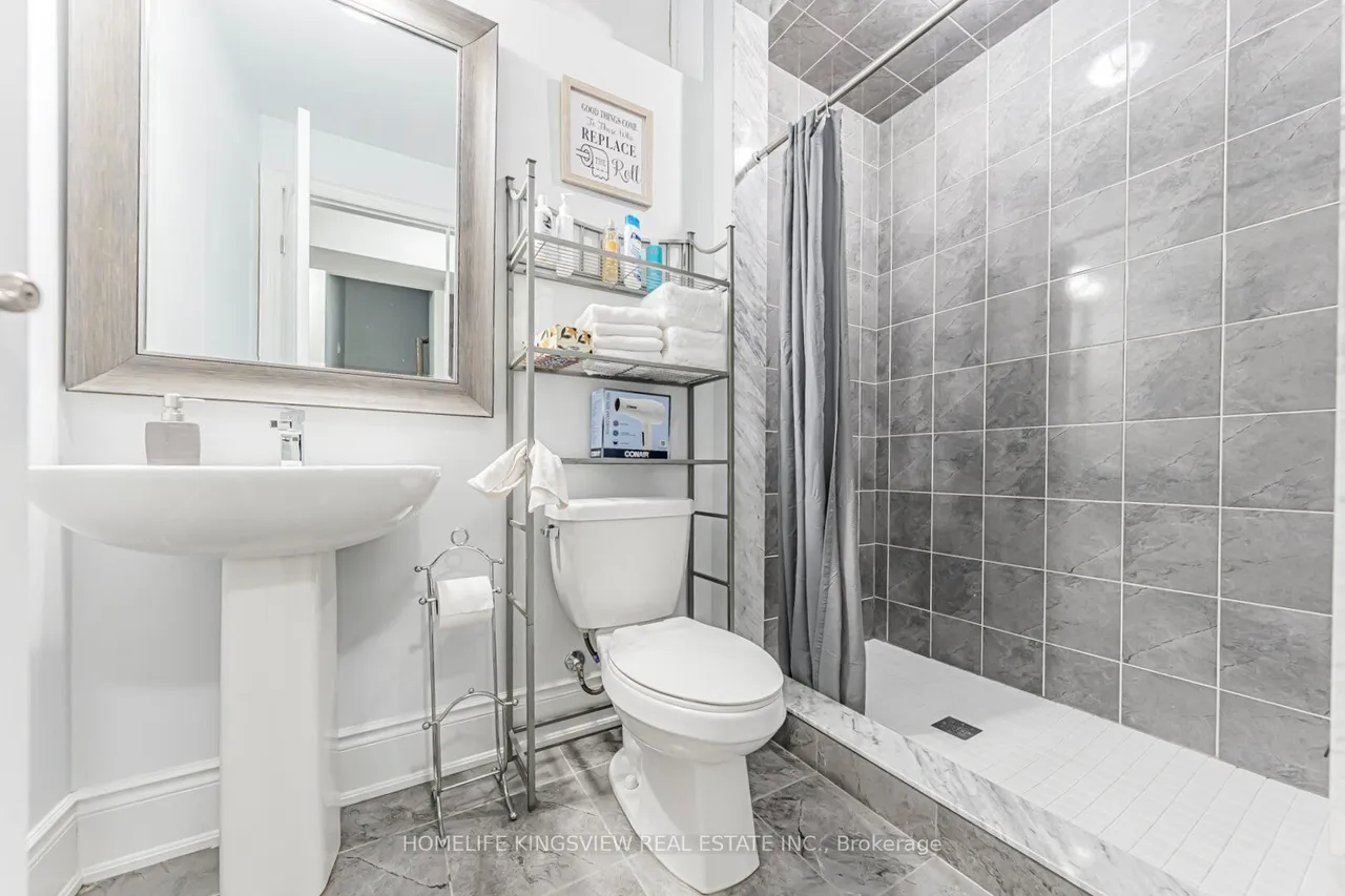 61 Ross Vennare Crescent — photo 46