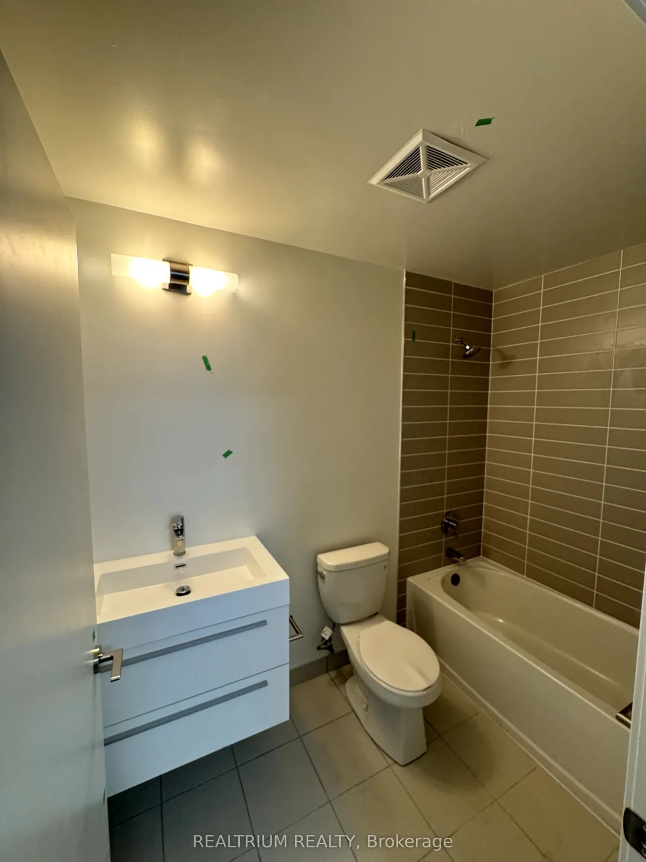 38 Simcoe Promenade, Unit 804 — photo 9