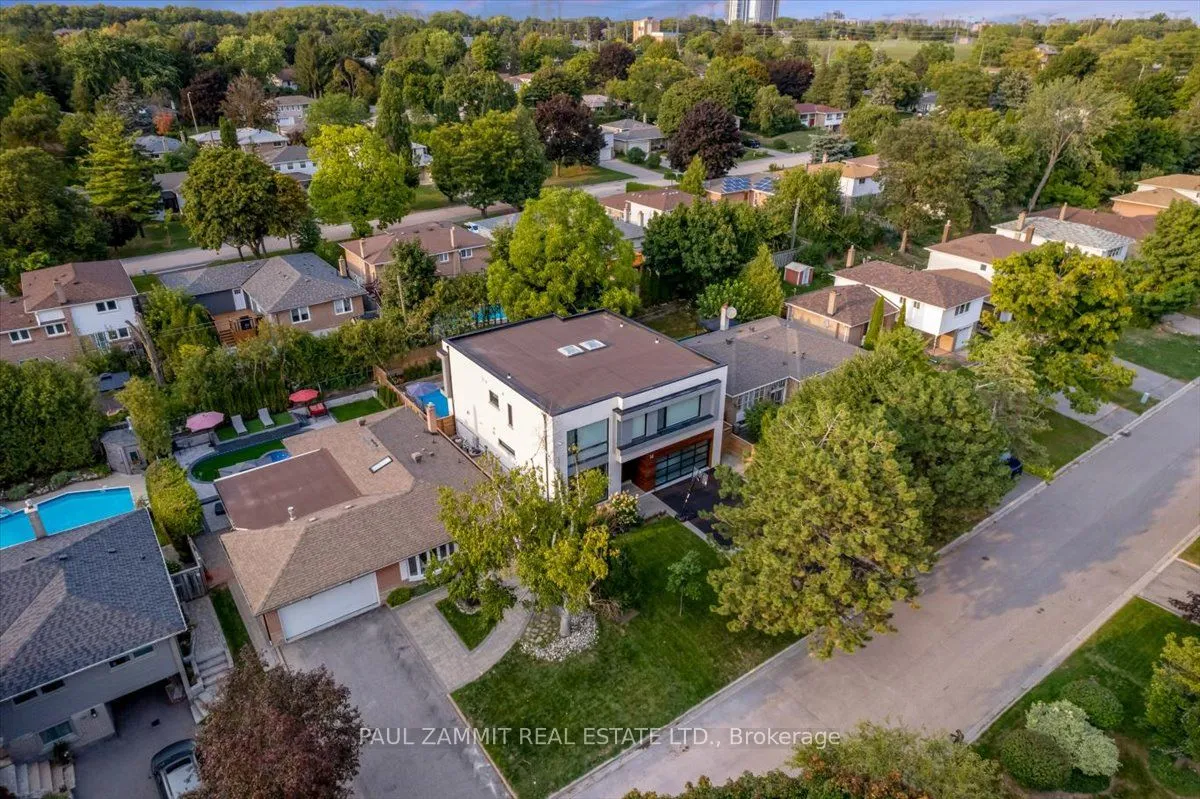 14 Rothsay Road — photo 48