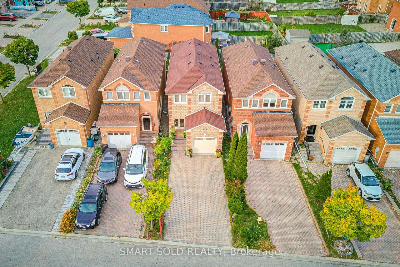 70 Connery Crescent — photo 48
