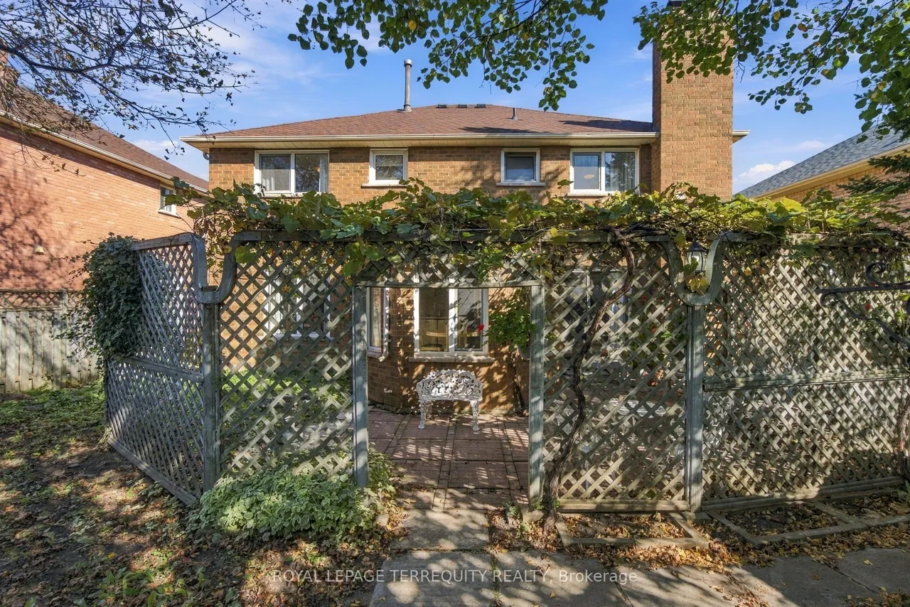 8 Mallory Avenue — photo 47